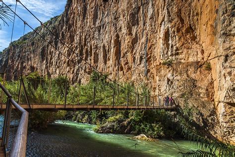 Guía para hacer la Ruta de los Puentes Colgantes de Chulilla